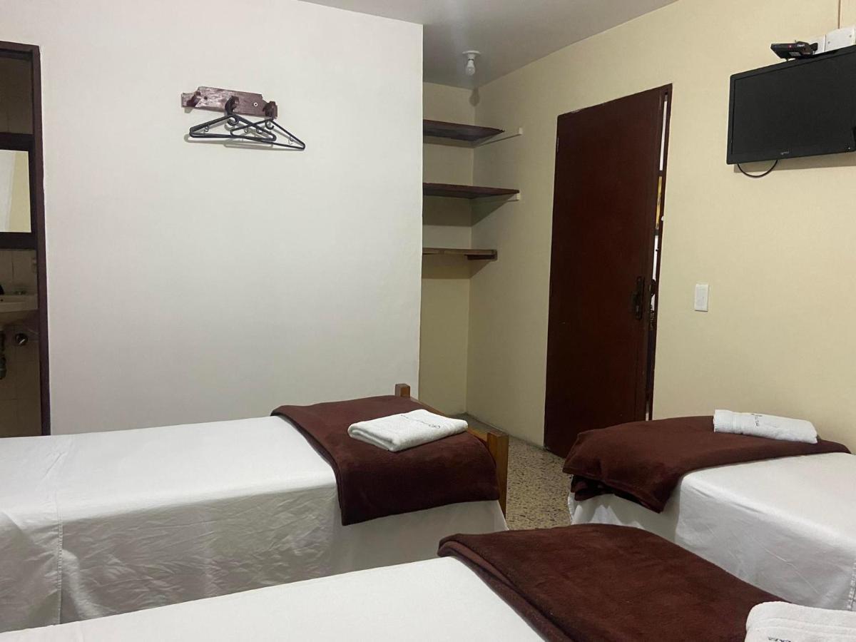 Hotel Caldas Plaza Exterior foto