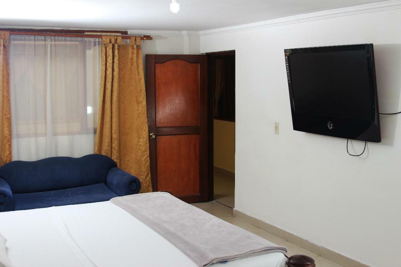 Hotel Caldas Plaza Exterior foto